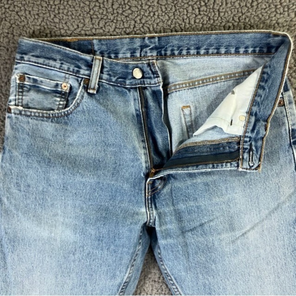 Levis 505 Regular Fit Straight Leg Jeans Light Wash Blue Mens 33x32 Distressed - Picture 3 of 11